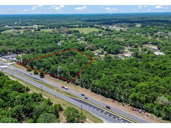 1 N US HWY 17 , DELAND, FL 32720