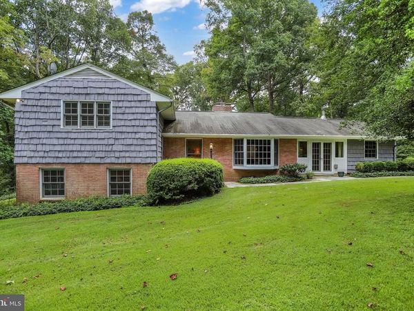 1075 MANNING STREET, GREAT FALLS, VA 22066