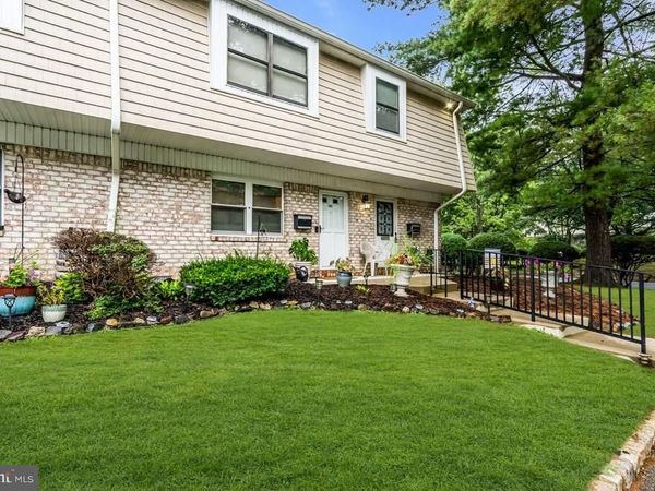 402 SILVER COURT, HAMILTON, NJ 08690