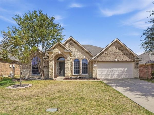 240 Cedar Crest Drive, Justin, TX 76247