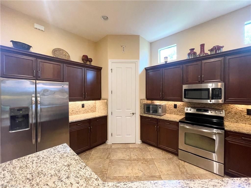 7302 Acorn Way , Naples, FL 34119 Photo