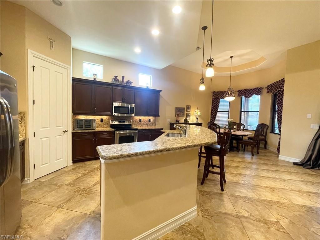 7302 Acorn Way , Naples, FL 34119 Photo