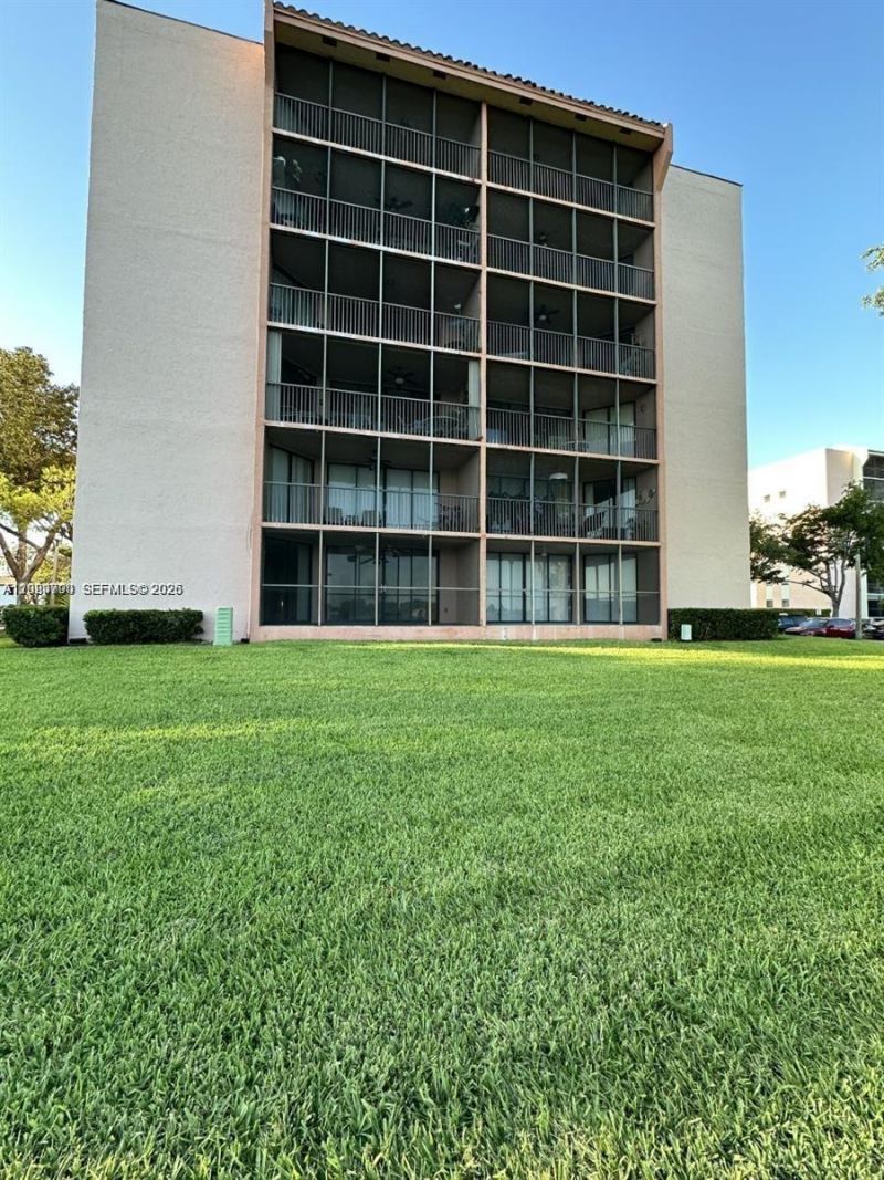 20850 San Simeon Way , Unit 105-5, Miami, FL 33179 Photo
