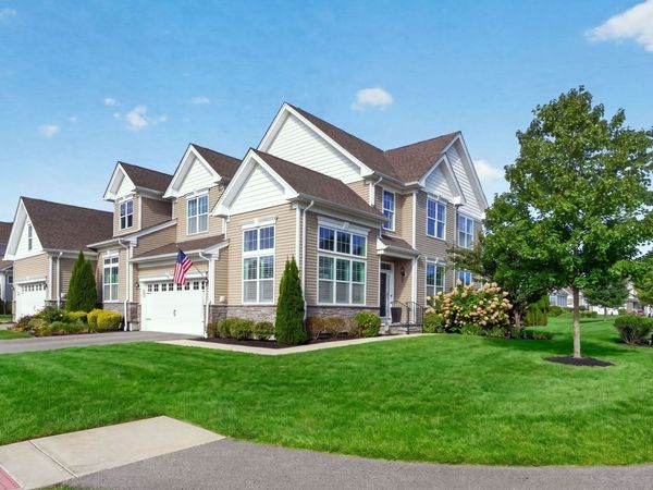 29 Henry Way, Unit 29, Millis, MA 02054