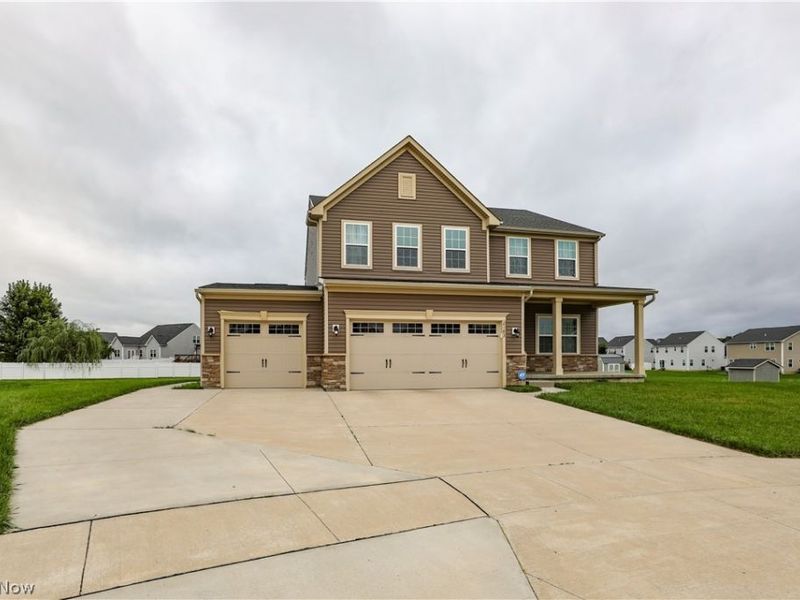 2183 Orchard Circle, Ravenna, OH 44266 Photo 2