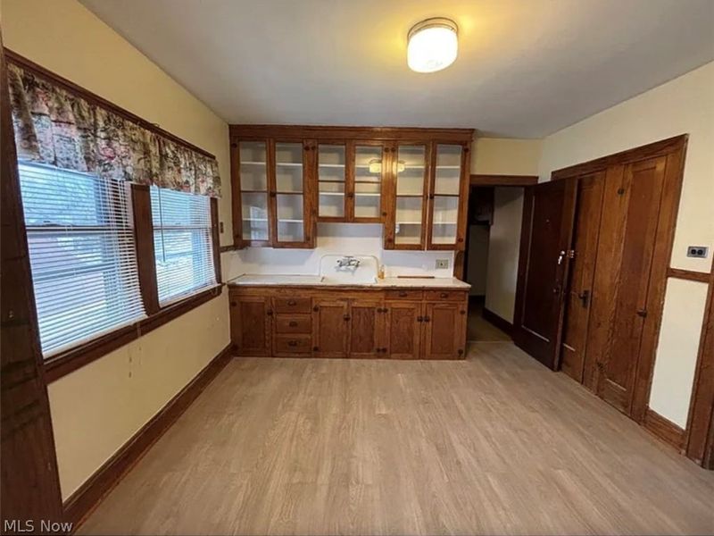 12722 Holborn Avenue, Cleveland, OH 44105 Photo 11