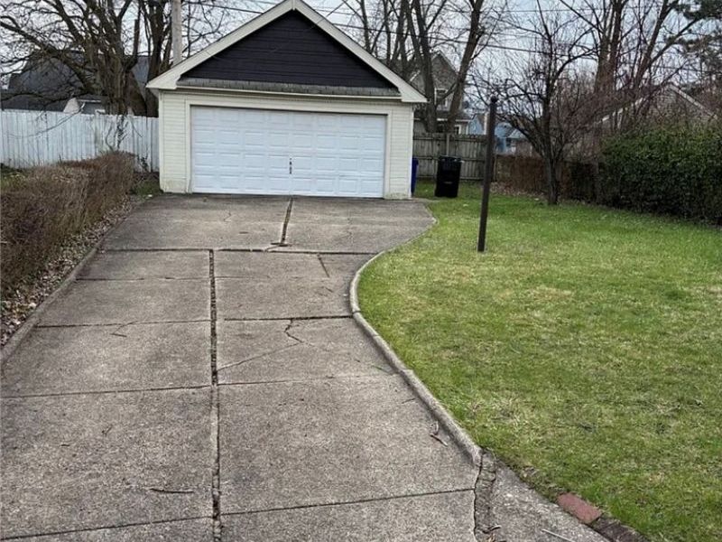 12722 Holborn Avenue, Cleveland, OH 44105 Photo 3