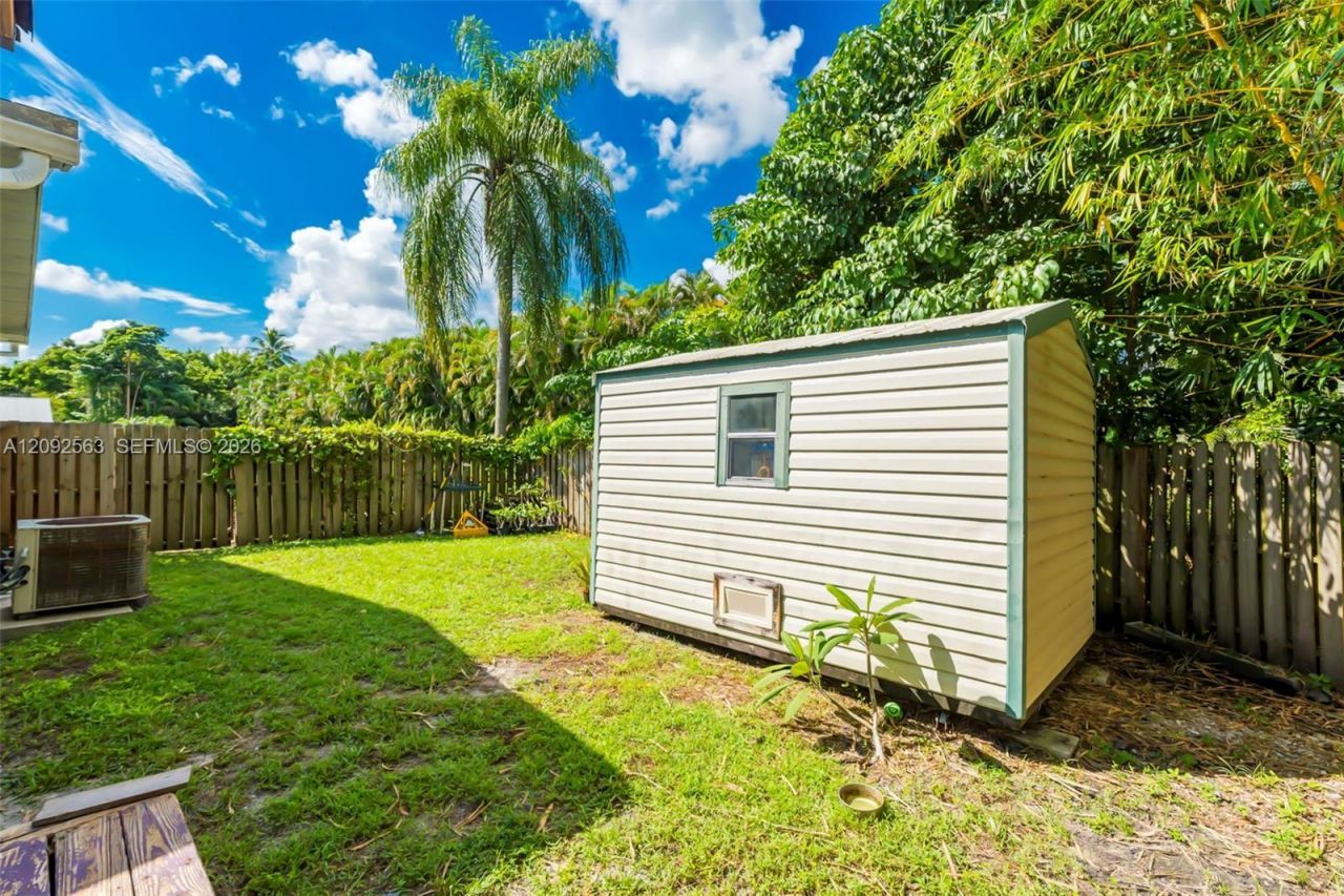 9239 Honeywell Rd, Lake Worth, FL 33467 Photo