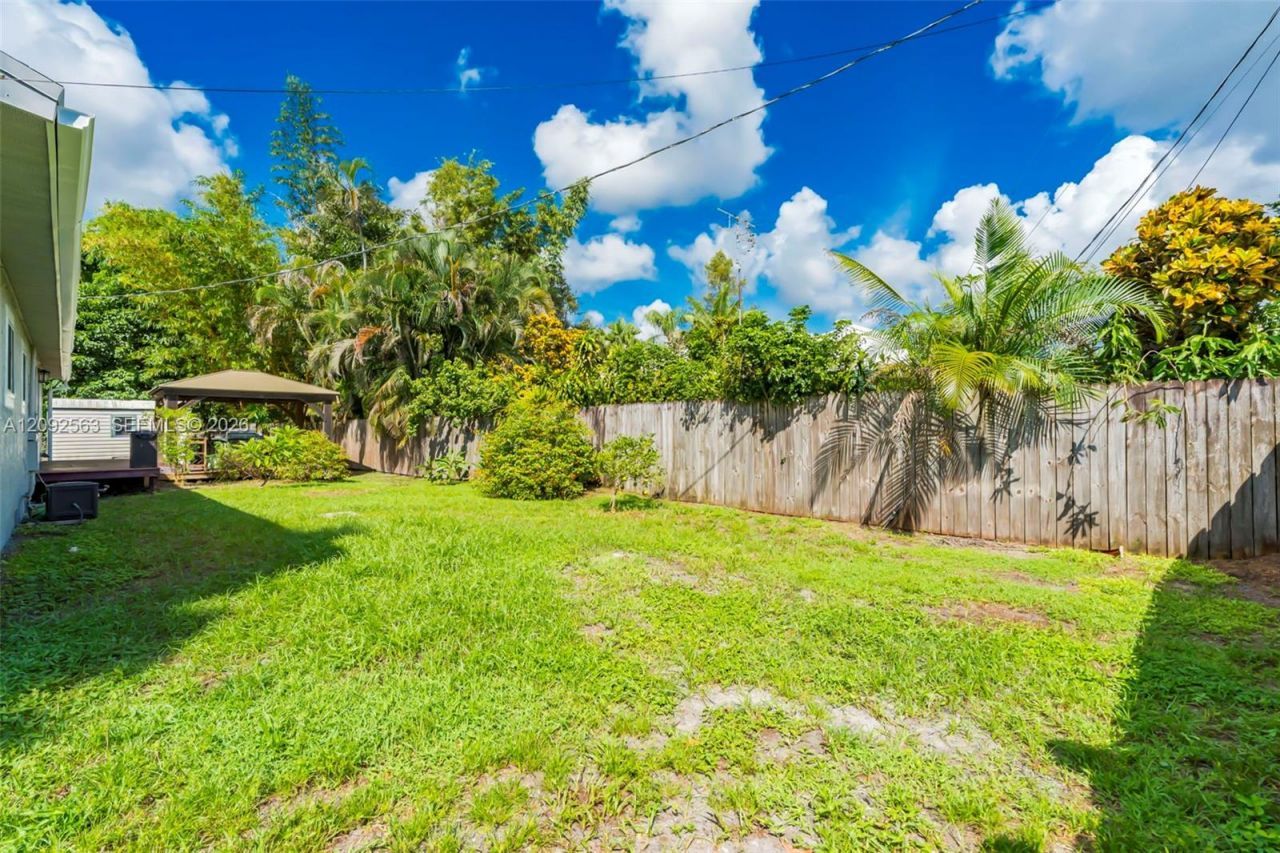 9239 Honeywell Rd, Lake Worth, FL 33467 Photo