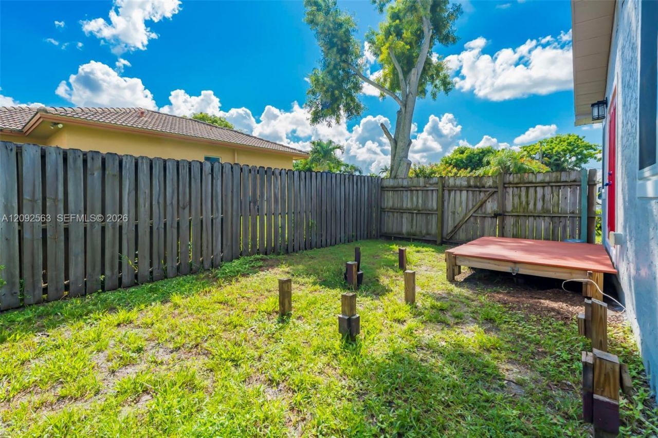 9239 Honeywell Rd, Lake Worth, FL 33467 Photo
