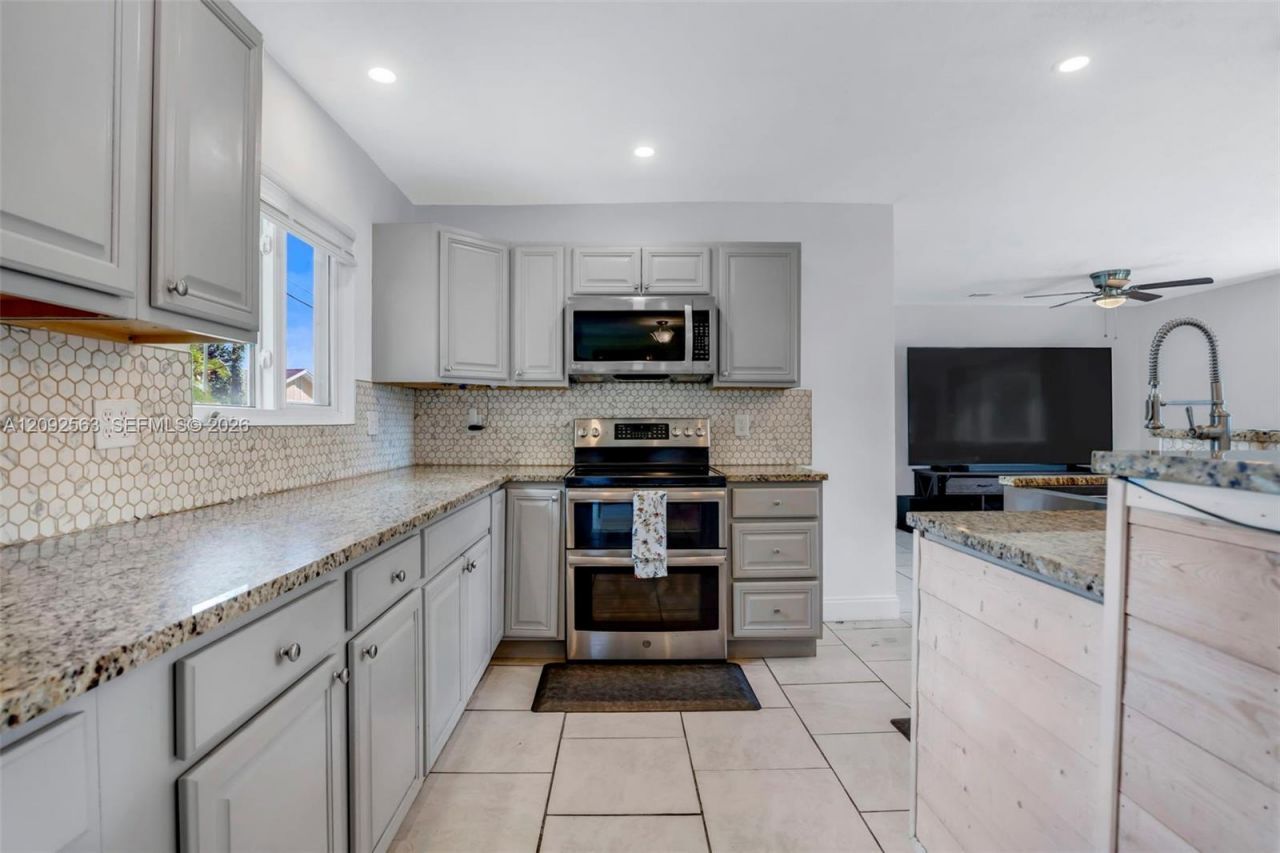 9239 Honeywell Rd, Lake Worth, FL 33467 Photo
