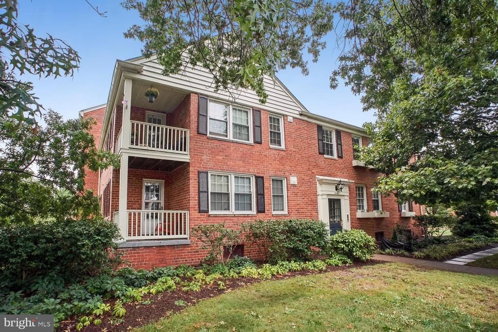 6540 10th Street, Unit B2, Alexandria, VA 22307 Main Photo