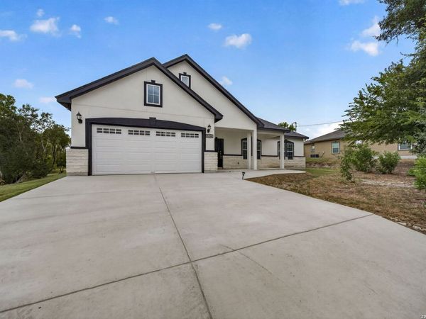 8116 Ventura Blvd, Selma, TX 78154