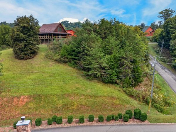 2089 Wingspan Drive , Unit 43, Sevierville, TN 37876