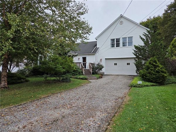 3221 Seifert Lewis Road, Hubbard, OH 44425
