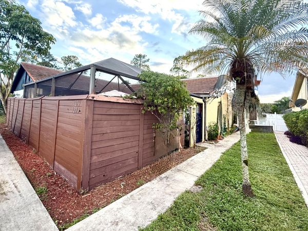 1275 Periwinkle Place, Wellington, FL 33414