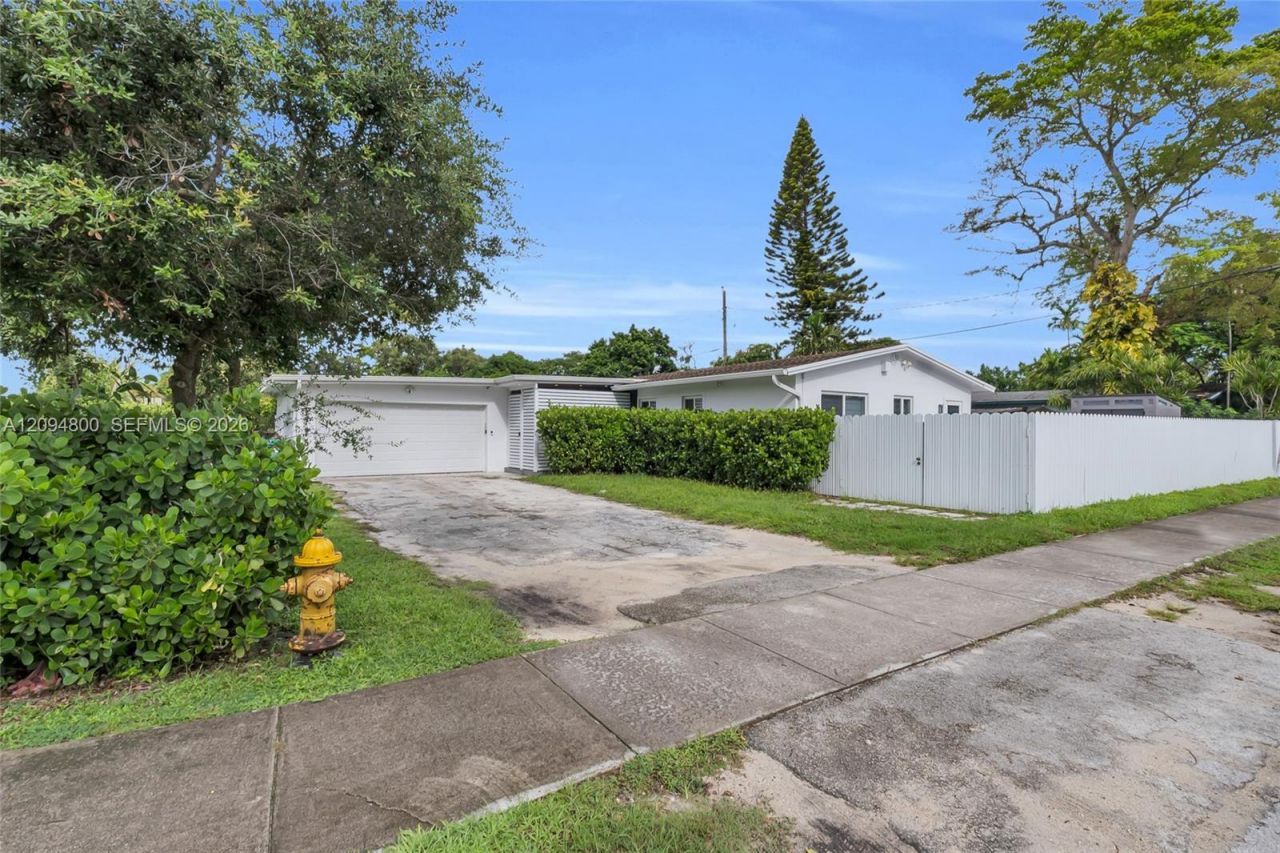 1175 NE 109th St , Miami, FL 33161 Photo