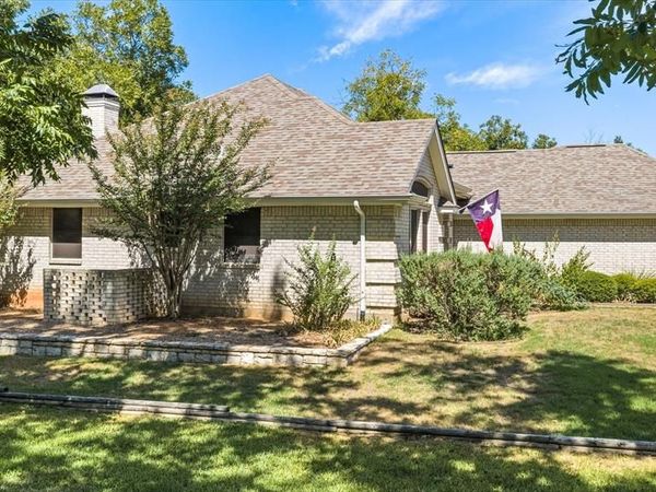 9008 Magnolia Vale Drive, Granbury, TX 76049