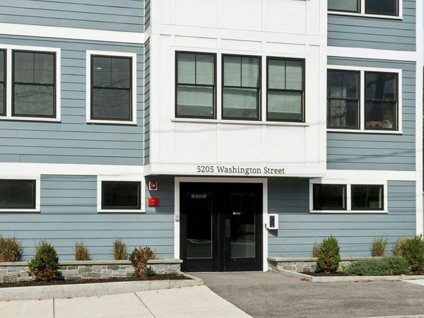 5205 Washington St, Unit 305R, Boston, MA 02132