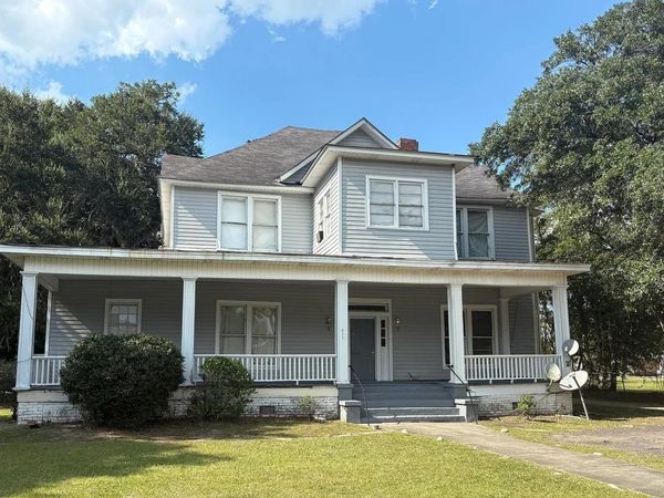 211 E Brooks St. , Kingstree, SC 29556
