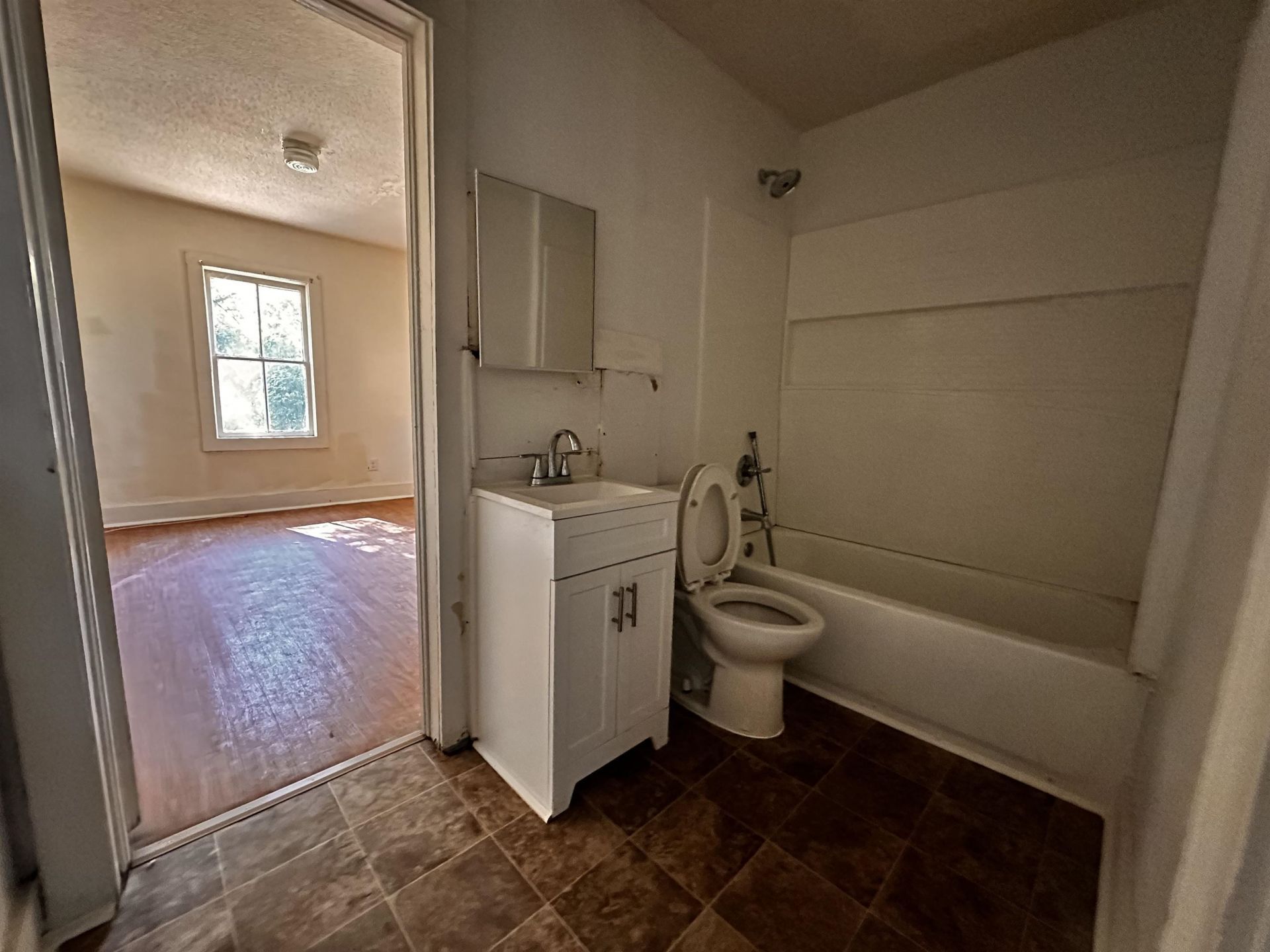 211 E Brooks St.  Photo 4