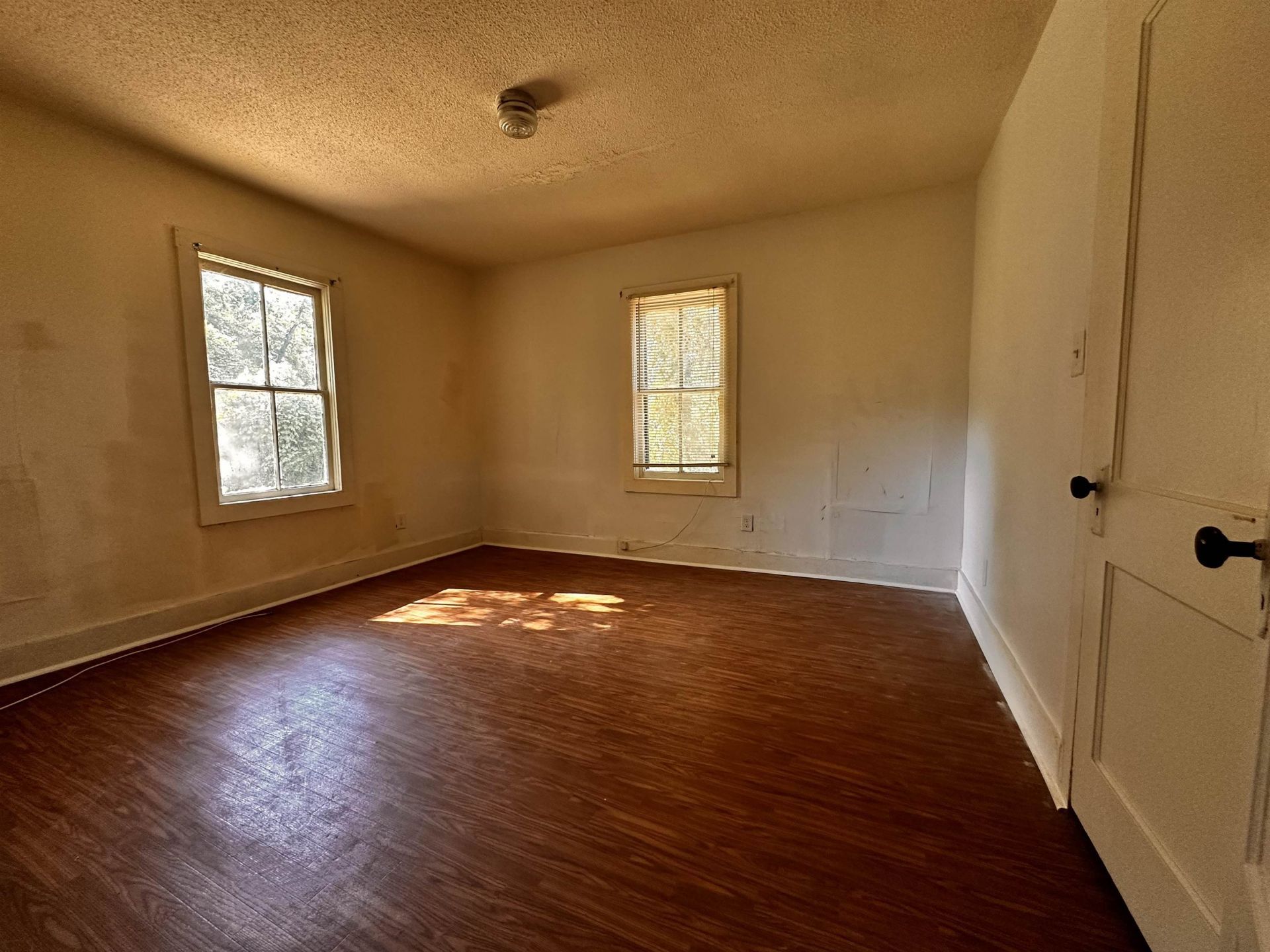 211 E Brooks St.  Photo 5