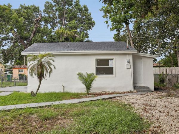 1063 NW 55th Ter , Miami, FL 33127