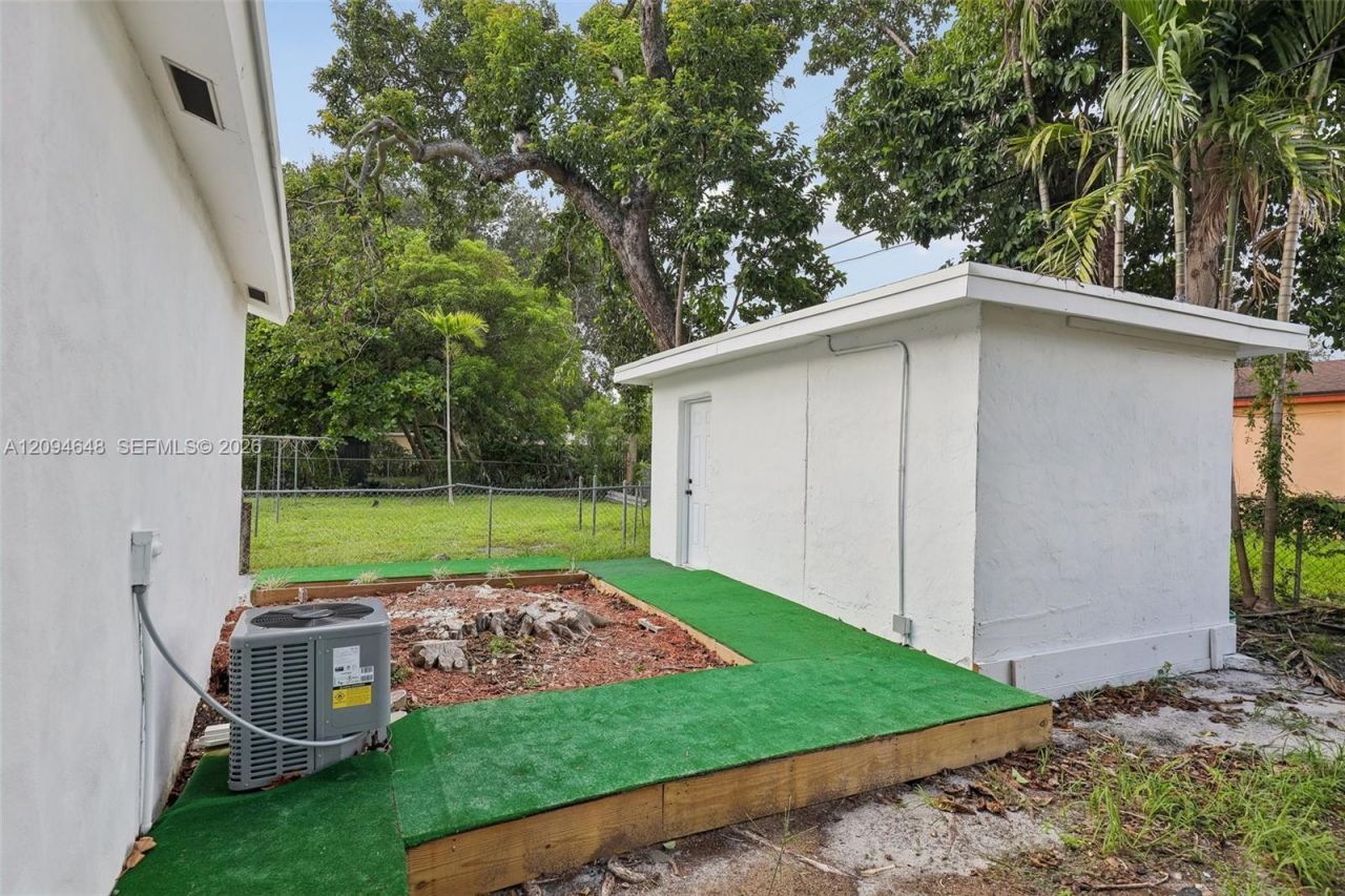 1063 NW 55th Ter, Miami, FL 33127 Photo