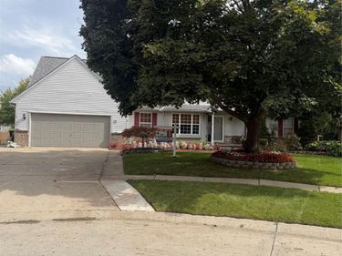409 Breakwater Court, Belleville, Mi 48111