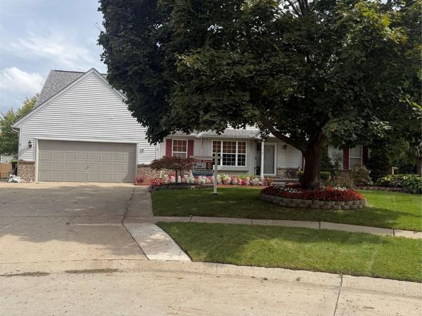 409 Breakwater Court, Belleville, Mi 48111
