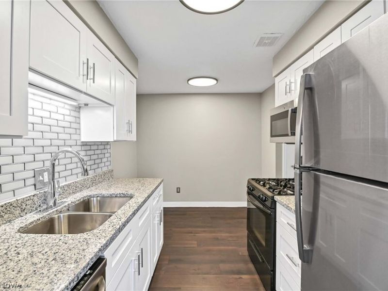 12900 Lake Avenue, Unit 1506, Lakewood, OH 44107 Photo 12