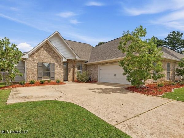 156 Magnolia Place Circle, Brandon, MS 39047