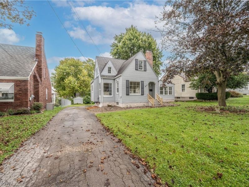47 S Beverly Avenue, Austintown, OH 44515 Photo 2