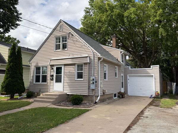 1033 3rd Avenue SE, Rochester, MN 55904