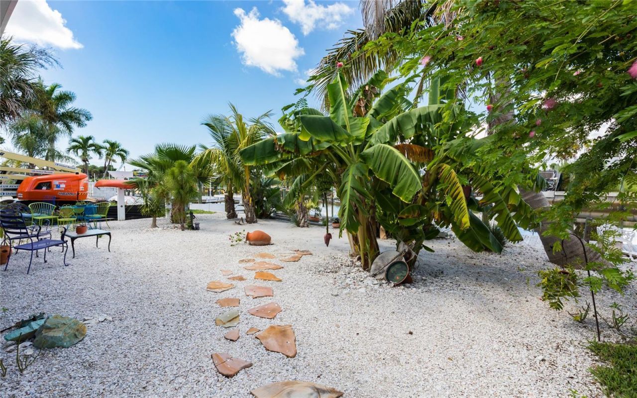 847 Oak Street , Fort Myers Beach, FL 33931 Photo