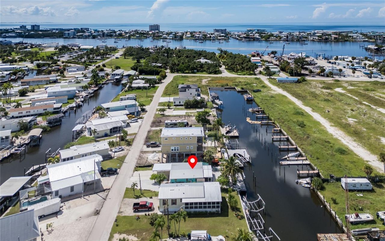 847 Oak Street , Fort Myers Beach, FL 33931 Photo