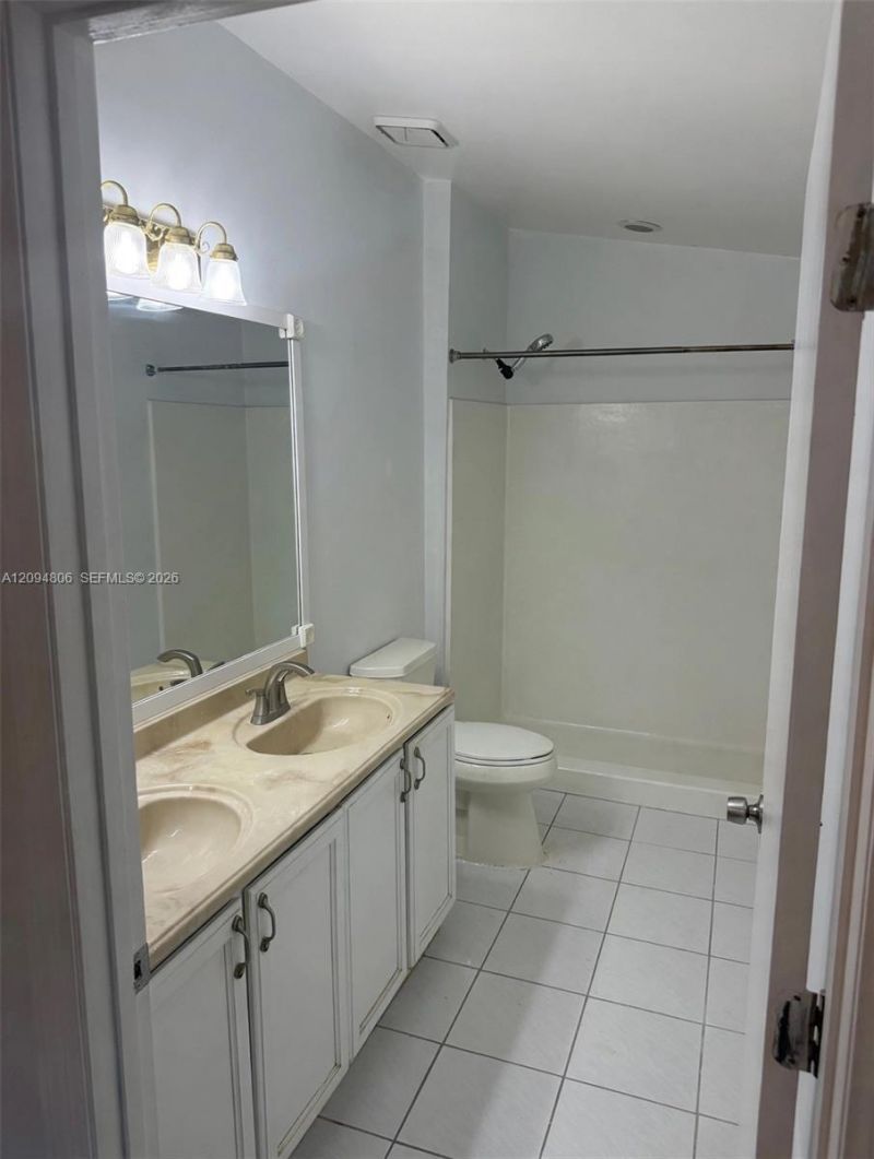 33 Bentwater Cir, Boynton Beach, FL 33426 Photo