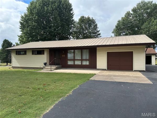 413 S Third Street , Ava, IL 62907
