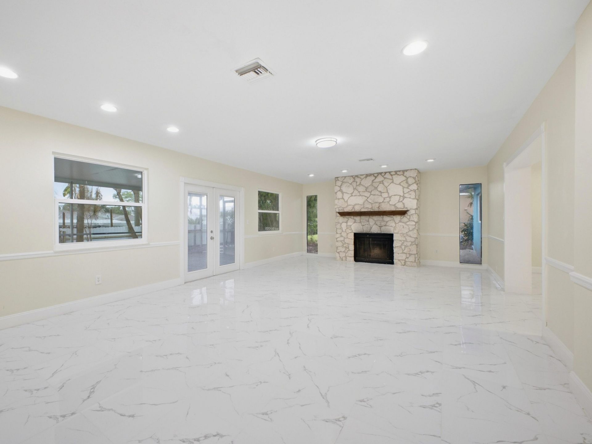 1421 Crest Drive, Lake Worth, FL 33461 Photo