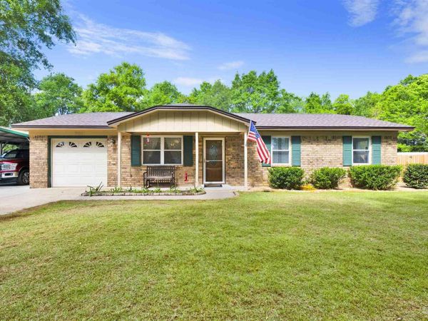 5131 Oakleaf Dr, Pace, FL 32571