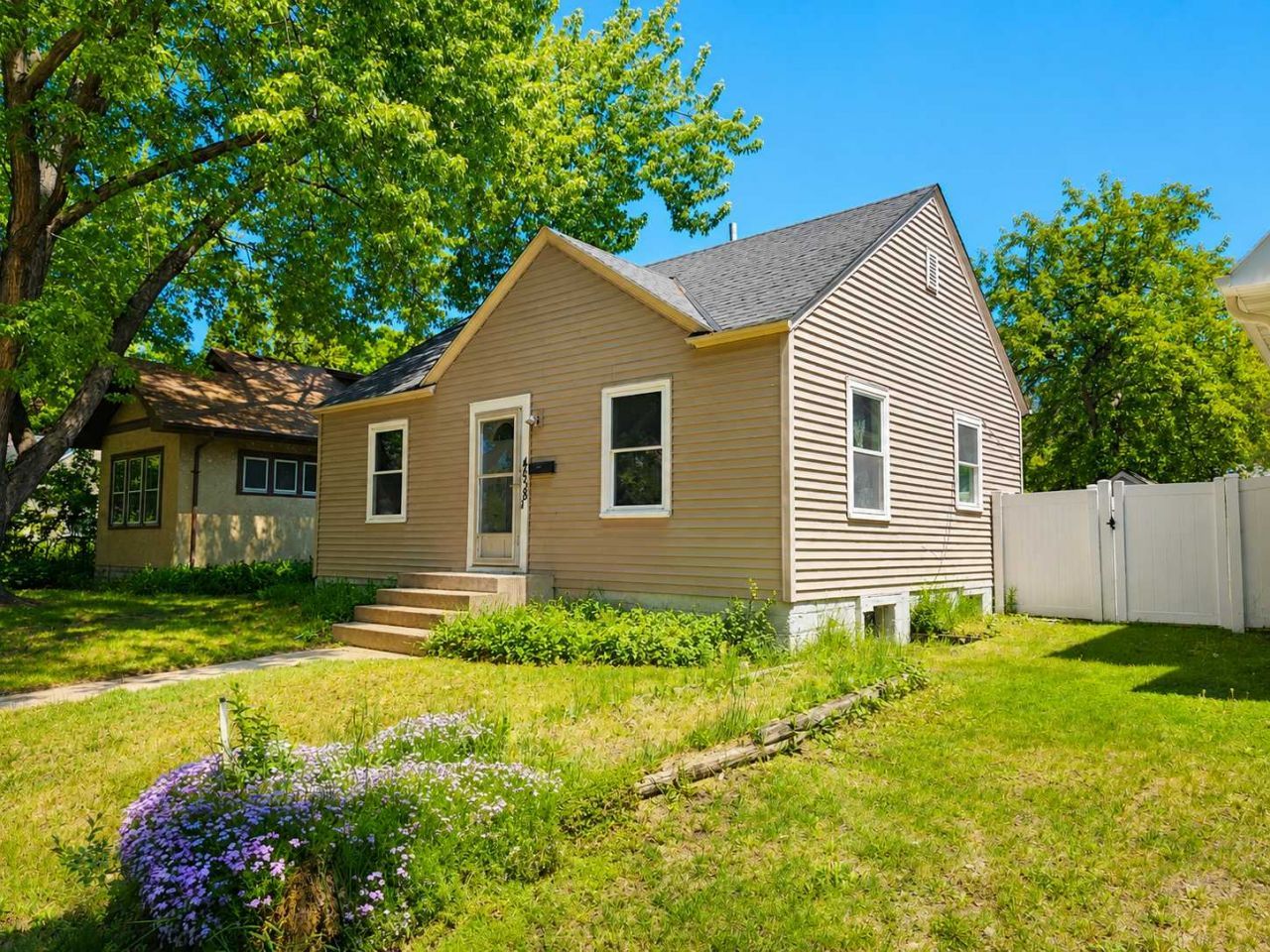 4638 Aldrich Avenue N, Minneapolis, MN 55412 Main Photo