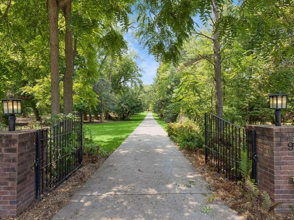 98 Quality Avenue N, Lakeland, MN 55043