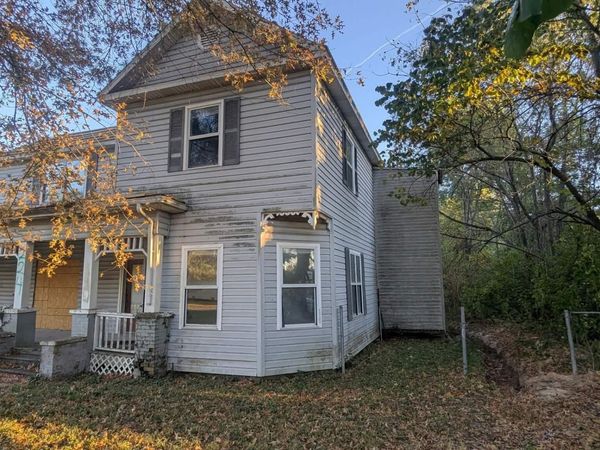 224 W Summit Avenue, Seymour, MO 65746