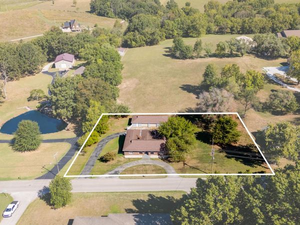102 E Mockingbird Lane , Crane, MO 65633