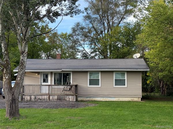 5489 Avis Drive , Burton, Mi 48519