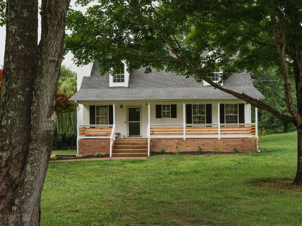 1001 Old East Side Rd, Burns, TN 37029