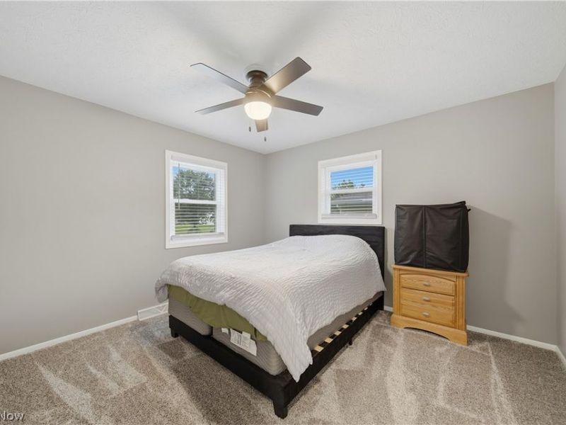 8008 Garnet Avenue NE, Canton, OH 44721 Photo 18