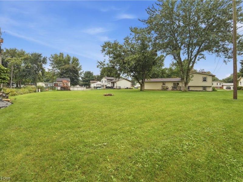 8008 Garnet Avenue NE, Canton, OH 44721 Photo 32