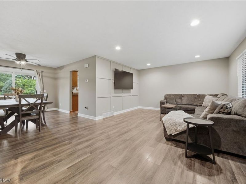 8008 Garnet Avenue NE, Canton, OH 44721 Photo 4