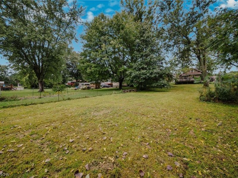2821 Nesmith Lake Boulevard , Akron, OH 44314 Photo 3